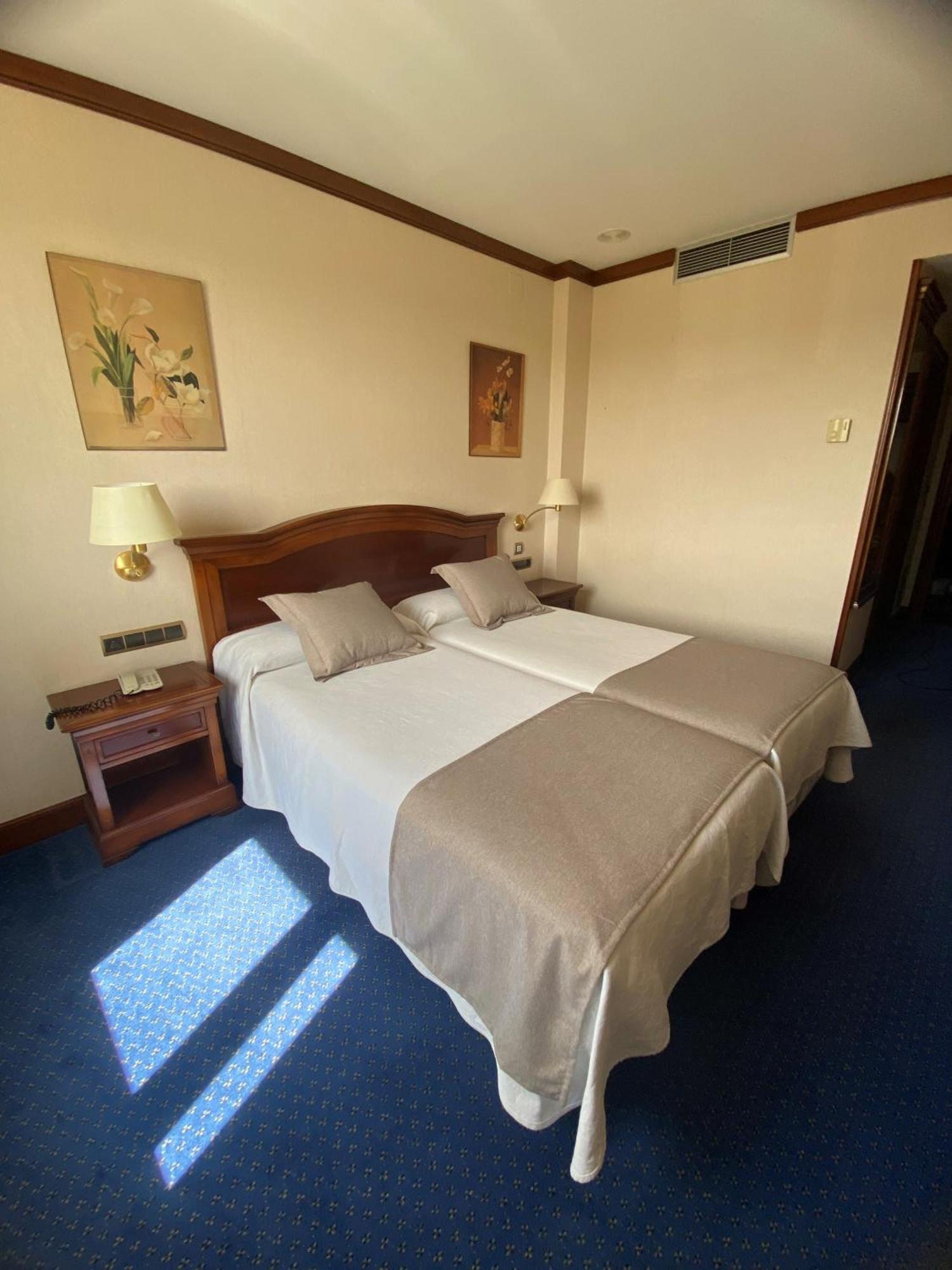 Hotel Villa De Almazán Εξωτερικό φωτογραφία